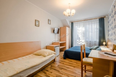 Pok&oacute;j 3-osobowy (nr 9)