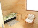 Domek drewniany nowy - sypialnia mniejsza