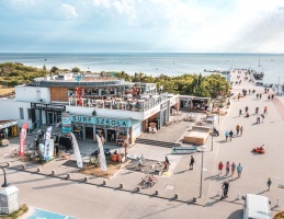SurfSzkoła przy molo w Jastarni 