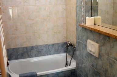 apartament 4-os nr 34, posiada dwie łazienki