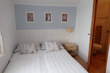 Pok&oacute;j 2-osobowy z łazienką