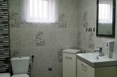 ŁAZIENKA-APARTAMENT PARTER