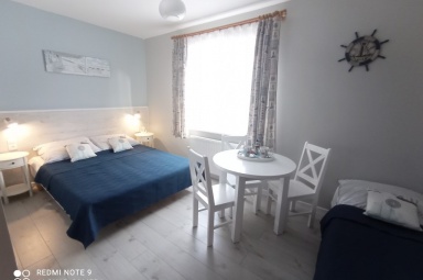 Pok&oacute;j 3-osobowy z łazienką