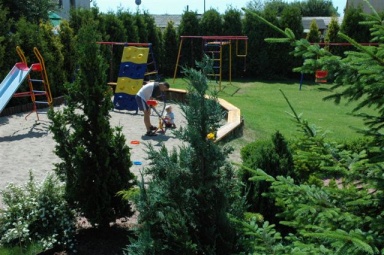 bezpieczny plac zabaw dla dzieci :)