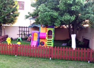 Plac zabaw dla młodszych dzieci