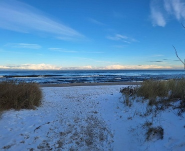 Plaża w Jastarni poza sezonem &ndash; zimowy spacer nad Bałtykiem